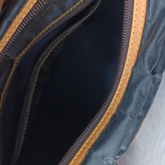 Hunting World- 2 REHAB Bags - Picture 8 of 12